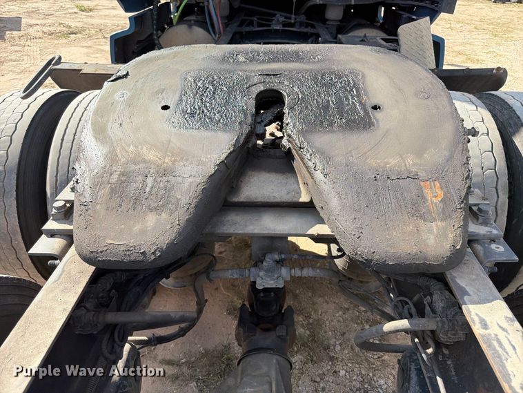 image for item ED5920 2019 International LT625 semi truck