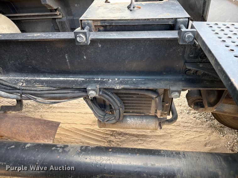 image for item ED5920 2019 International LT625 semi truck