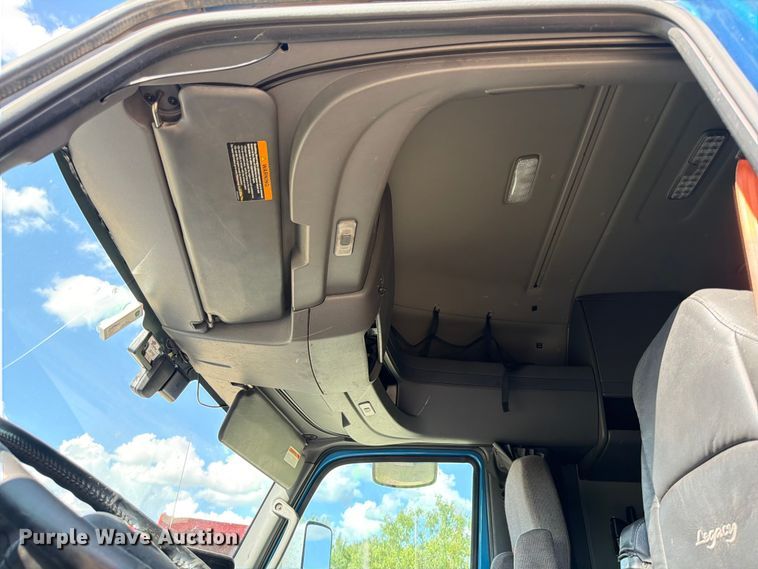 image for item ED5920 2019 International LT625 semi truck