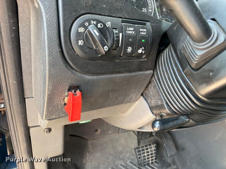 image for item ED5920 2019 International LT625 semi truck