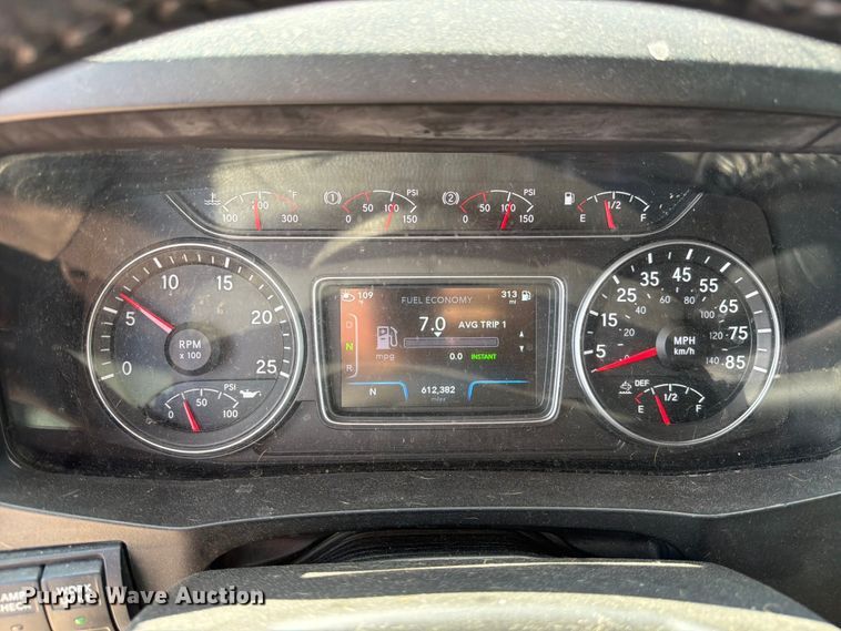 image for item ED5920 2019 International LT625 semi truck