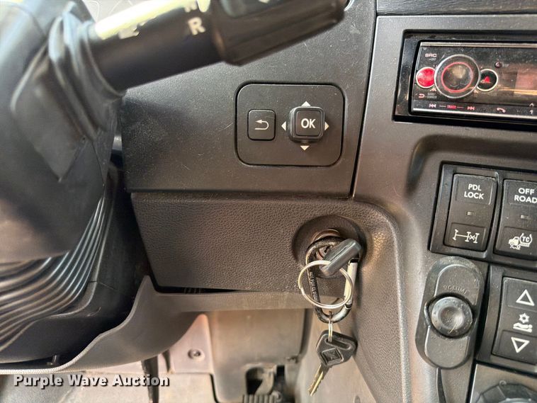 image for item ED5920 2019 International LT625 semi truck