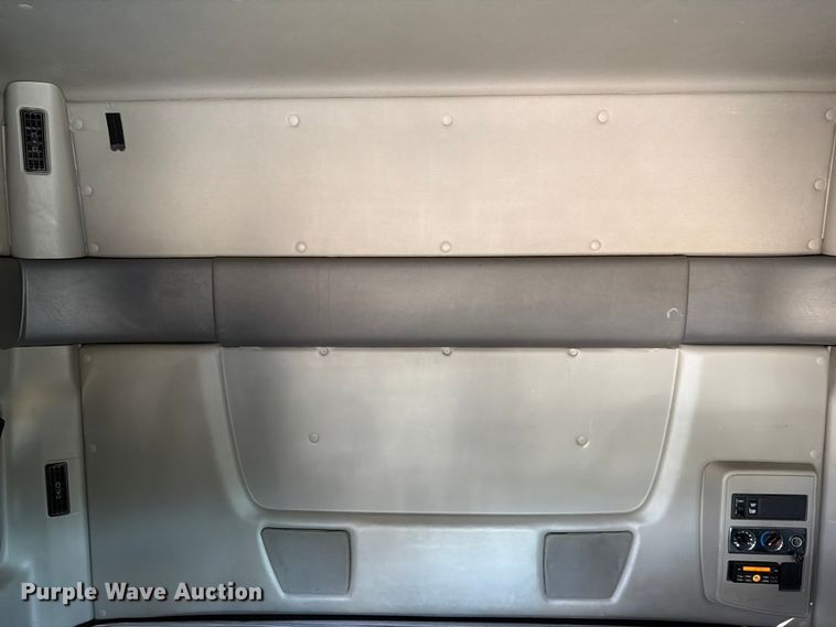 image for item ED5920 2019 International LT625 semi truck