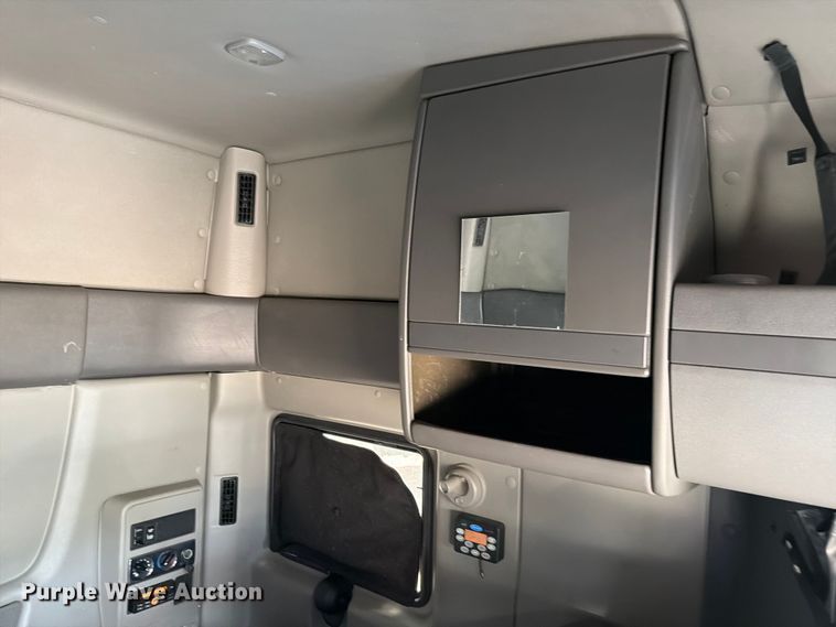 image for item ED5920 2019 International LT625 semi truck