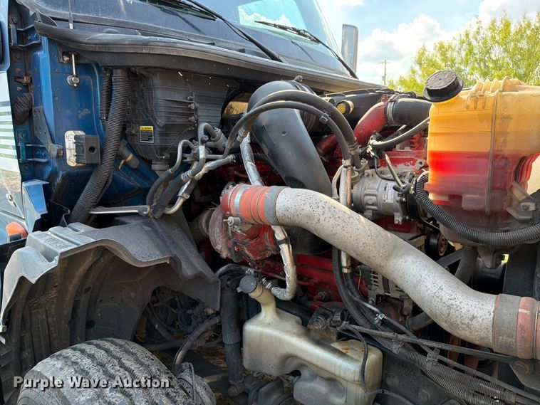 image for item ED5920 2019 International LT625 semi truck