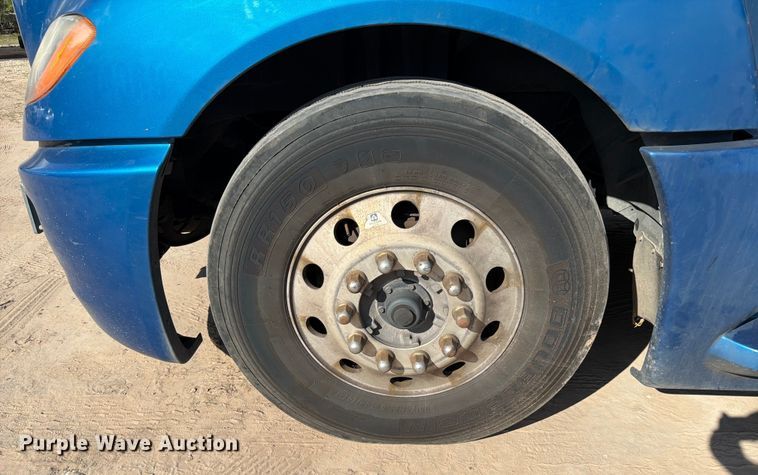 image for item ED5920 2019 International LT625 semi truck