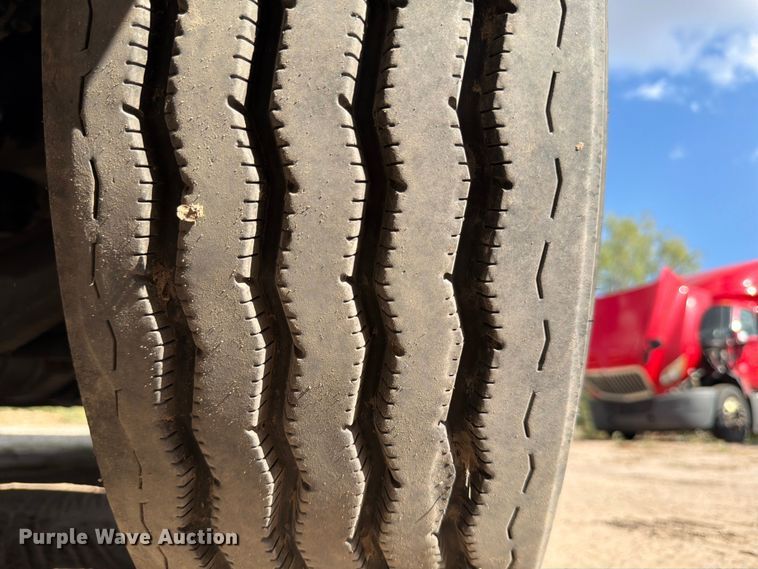 image for item ED5920 2019 International LT625 semi truck