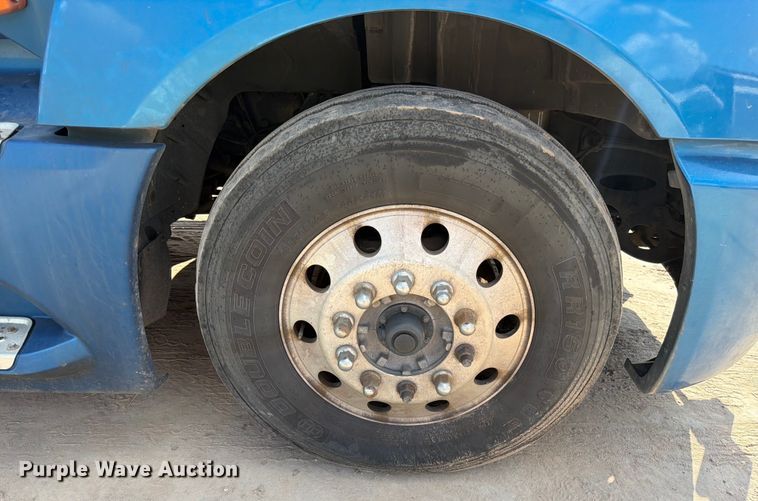 image for item ED5920 2019 International LT625 semi truck