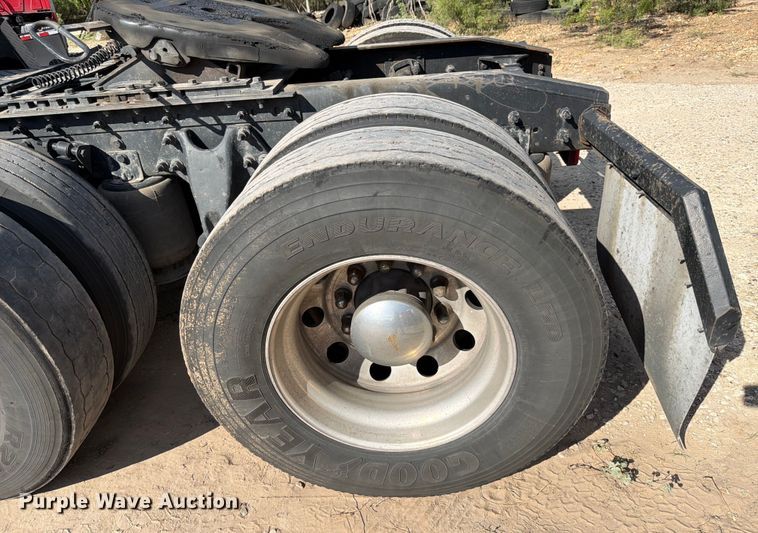 image for item ED5920 2019 International LT625 semi truck