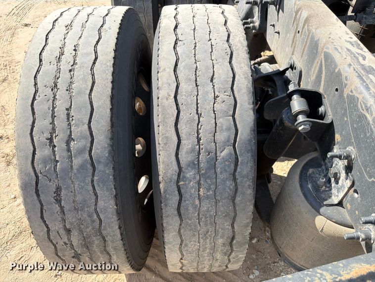 image for item ED5920 2019 International LT625 semi truck