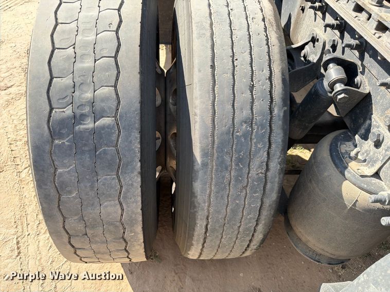 image for item ED5920 2019 International LT625 semi truck