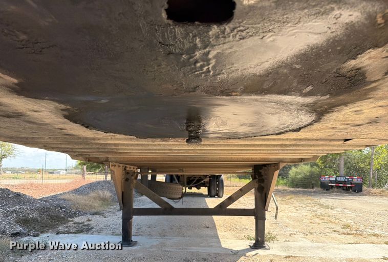 image for item ED5921 1997 Hyundai VT2530152JSA dry van trailer