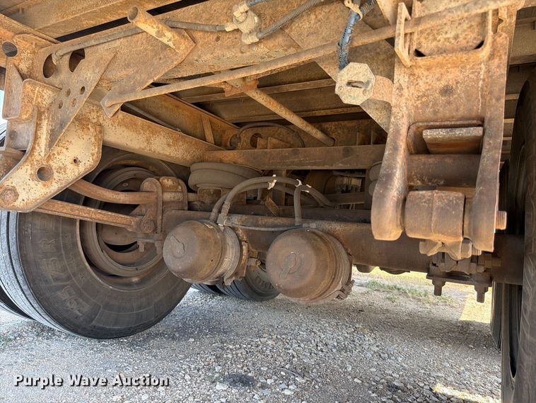 image for item ED5921 1997 Hyundai VT2530152JSA dry van trailer