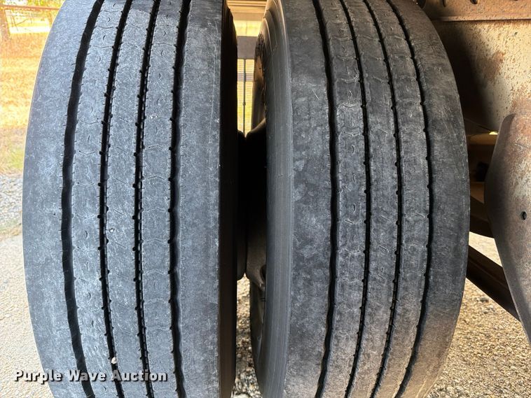 image for item ED5921 1997 Hyundai VT2530152JSA dry van trailer