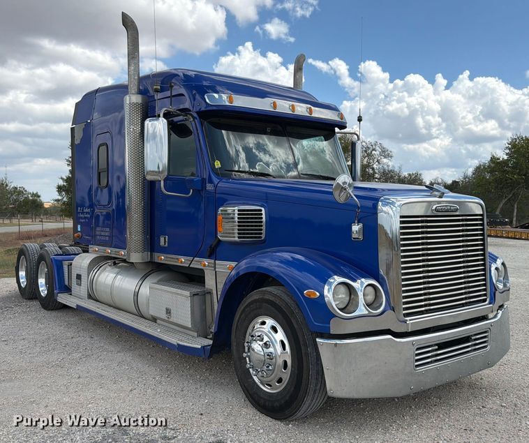 CAMIóN CAMAROTE 2020 FREIGHTLINER