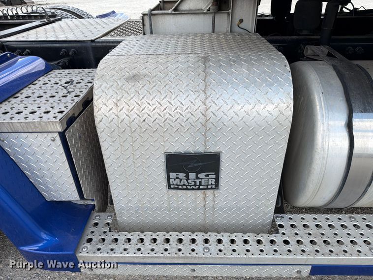 image for item ED5926 2020 Freightliner Coronado glider kit semi truck