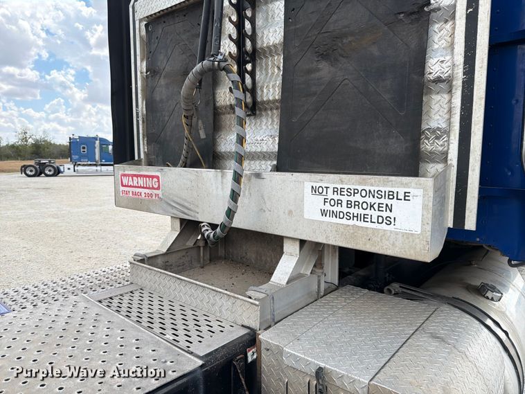 image for item ED5926 2020 Freightliner Coronado glider kit semi truck