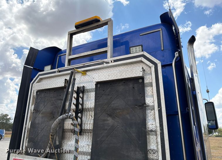 image for item ED5926 2020 Freightliner Coronado glider kit semi truck