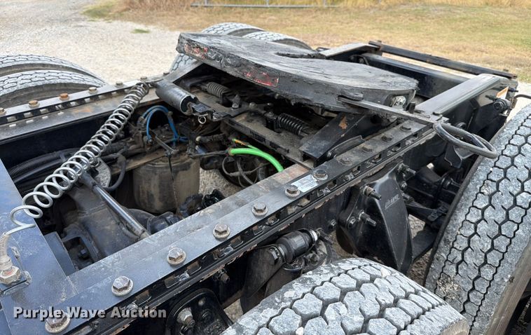 image for item ED5926 2020 Freightliner Coronado glider kit semi truck