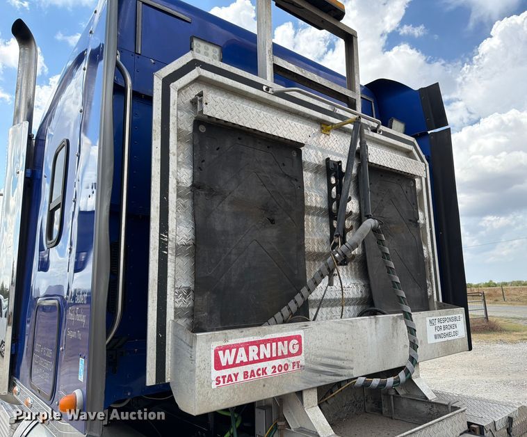 image for item ED5926 2020 Freightliner Coronado glider kit semi truck