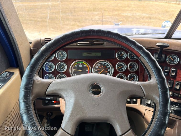 image for item ED5926 2020 Freightliner Coronado glider kit semi truck