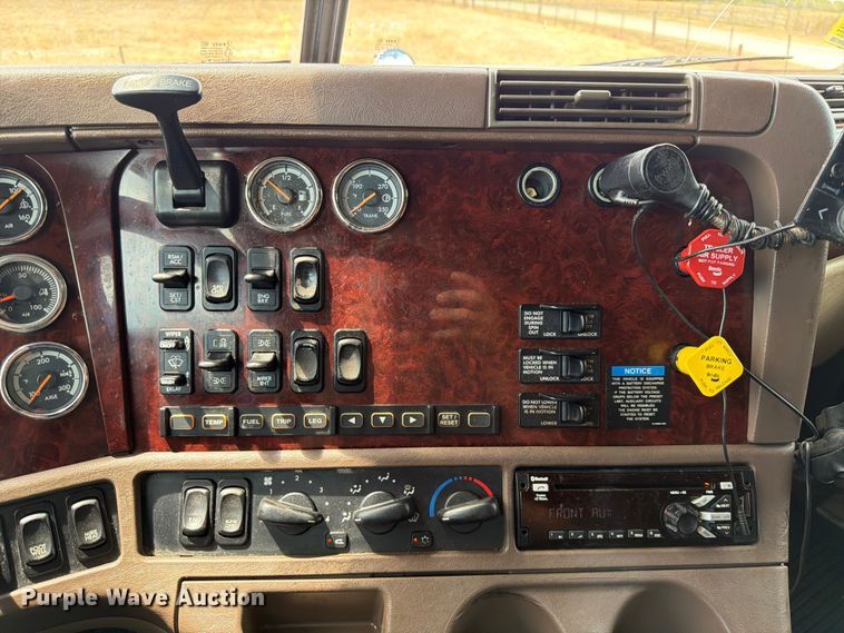 image for item ED5926 2020 Freightliner Coronado glider kit semi truck