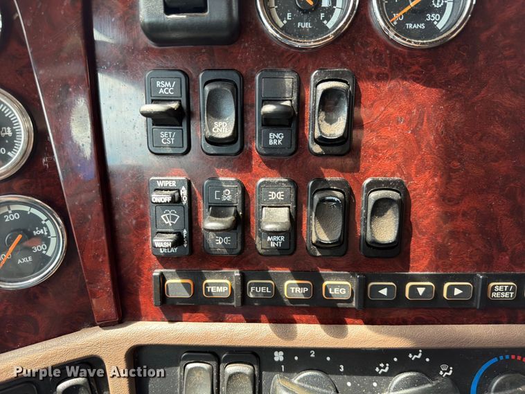 image for item ED5926 2020 Freightliner Coronado glider kit semi truck