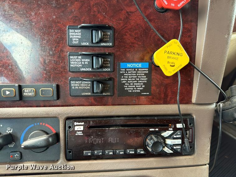 image for item ED5926 2020 Freightliner Coronado glider kit semi truck