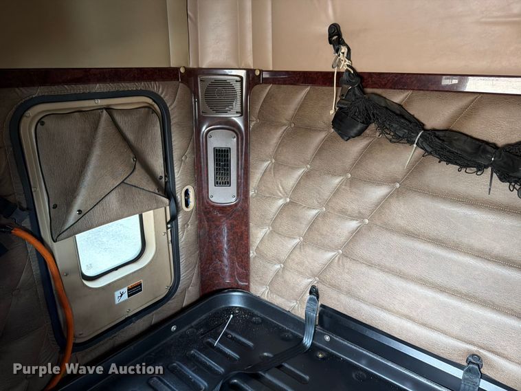 image for item ED5926 2020 Freightliner Coronado glider kit semi truck