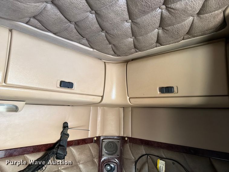 image for item ED5926 2020 Freightliner Coronado glider kit semi truck