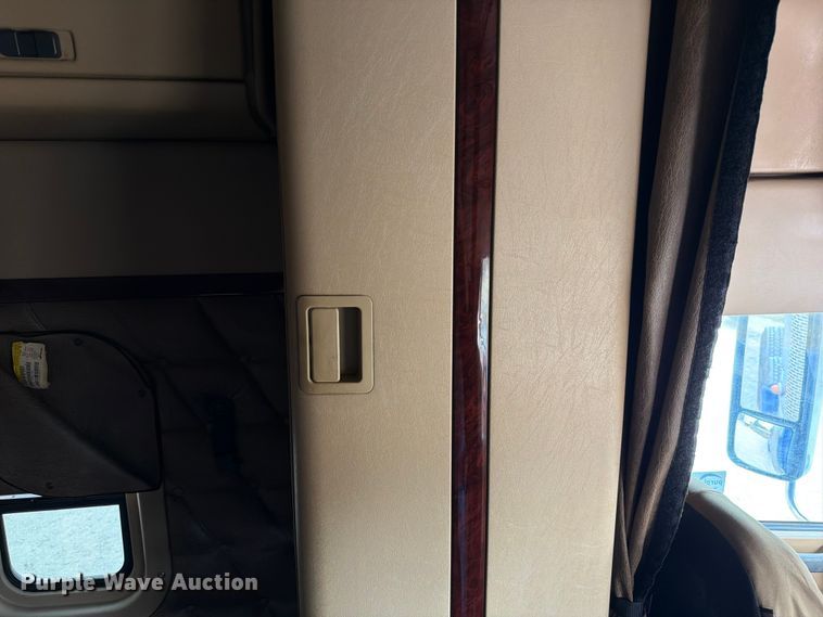 image for item ED5926 2020 Freightliner Coronado glider kit semi truck