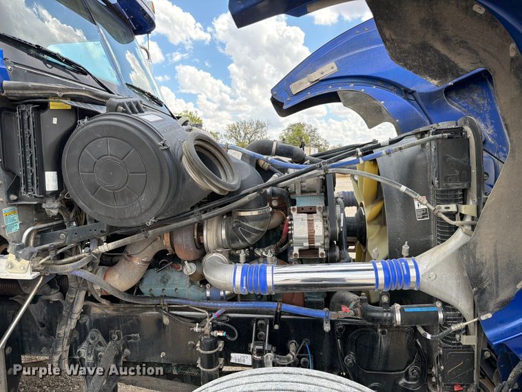 image for item ED5926 2020 Freightliner Coronado glider kit semi truck