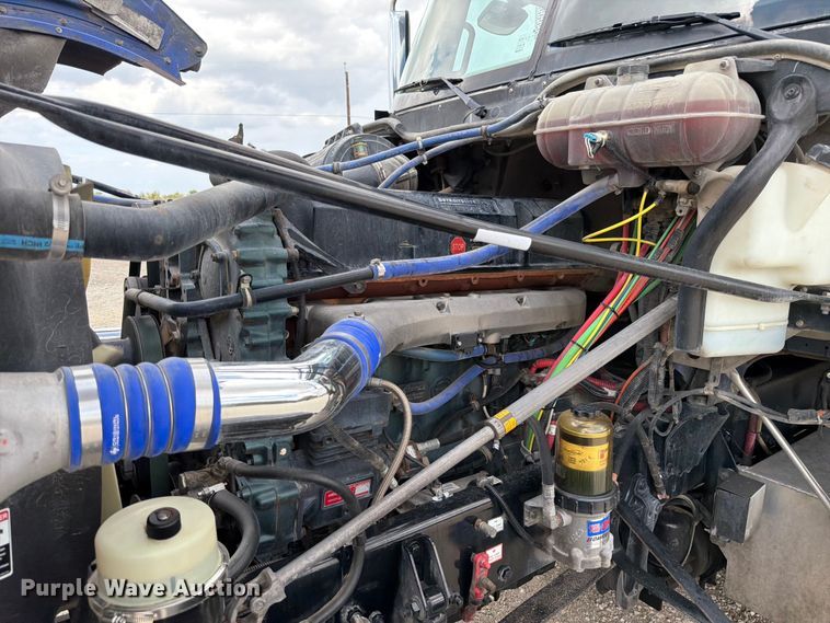 image for item ED5926 2020 Freightliner Coronado glider kit semi truck