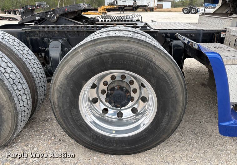 image for item ED5926 2020 Freightliner Coronado glider kit semi truck