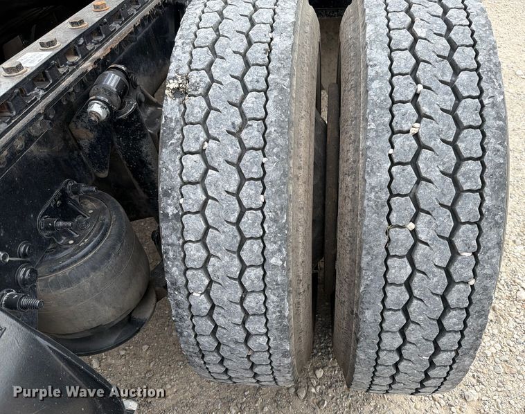 image for item ED5926 2020 Freightliner Coronado glider kit semi truck