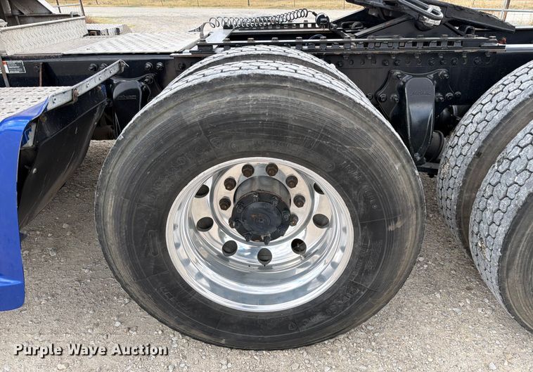 image for item ED5926 2020 Freightliner Coronado glider kit semi truck