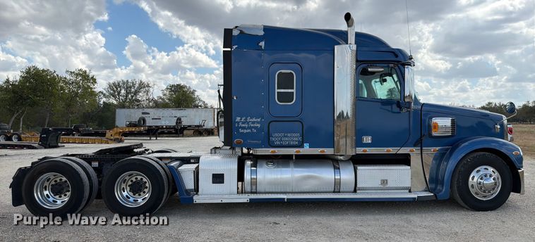 CAMIóN CAMAROTE 2014 FREIGHTLINER