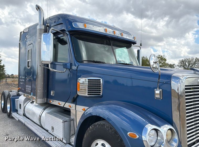 image for item ED5927 2014 Freightliner Coronado glider kit semi truck