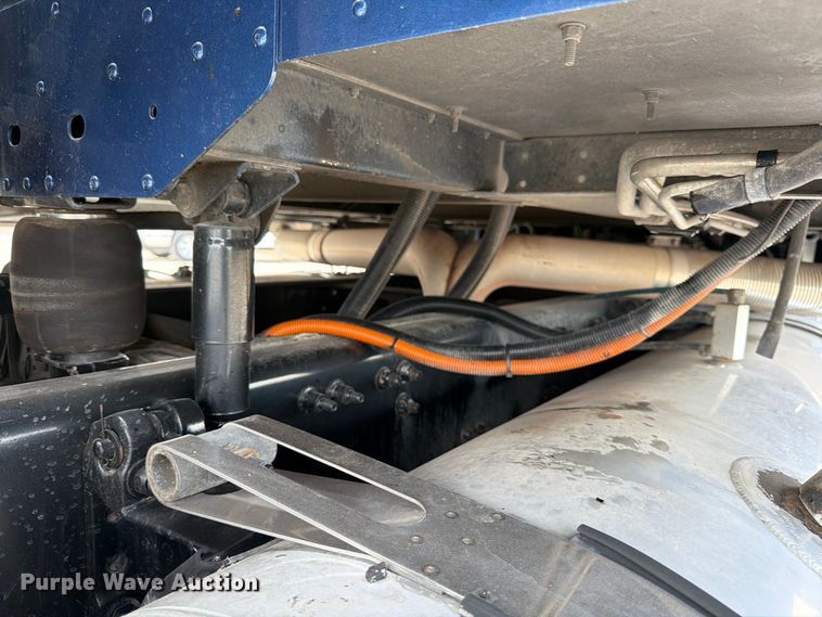 image for item ED5927 2014 Freightliner Coronado glider kit semi truck