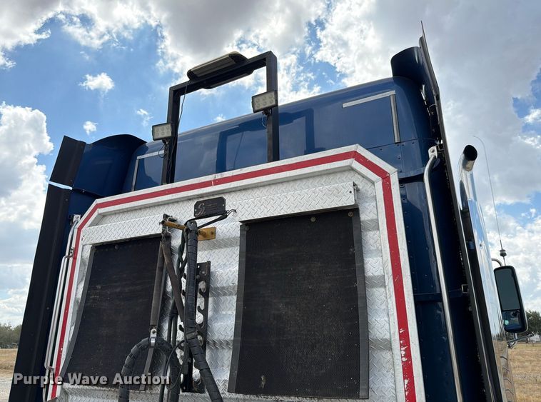 image for item ED5927 2014 Freightliner Coronado glider kit semi truck