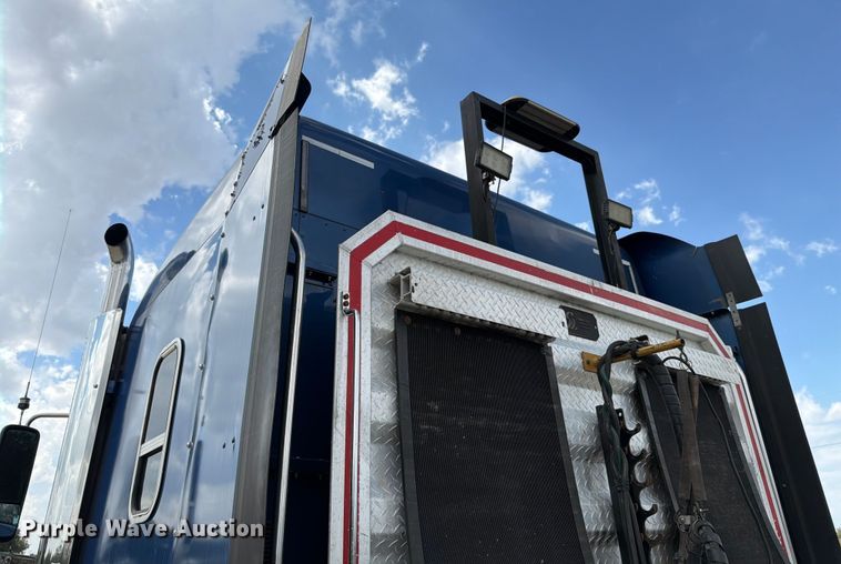 image for item ED5927 2014 Freightliner Coronado glider kit semi truck