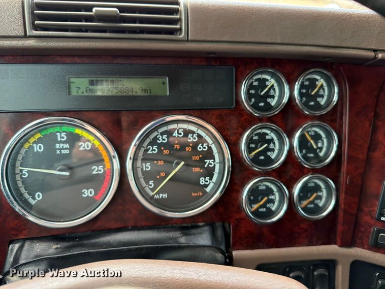 image for item ED5927 2014 Freightliner Coronado glider kit semi truck