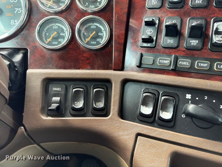 image for item ED5927 2014 Freightliner Coronado glider kit semi truck