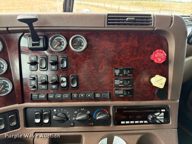 image for item ED5927 2014 Freightliner Coronado glider kit semi truck