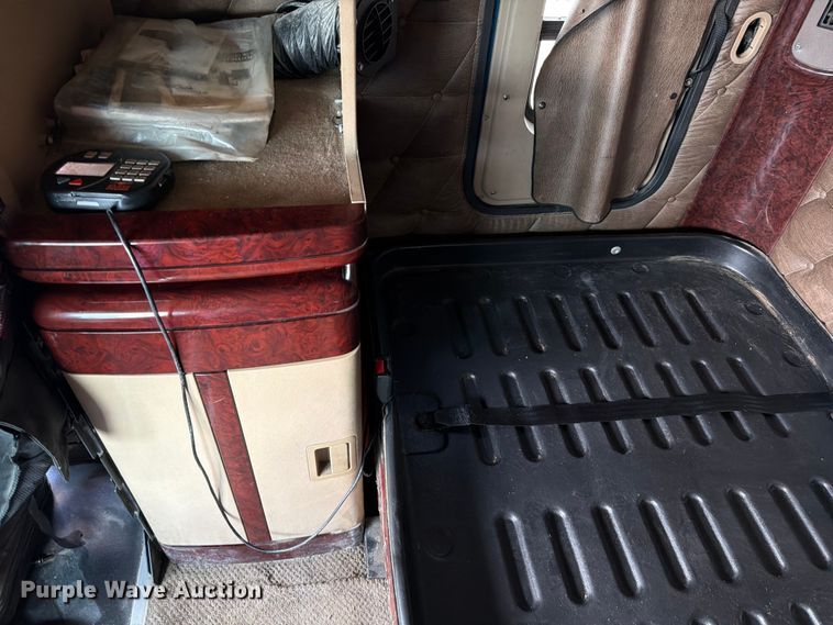 image for item ED5927 2014 Freightliner Coronado glider kit semi truck