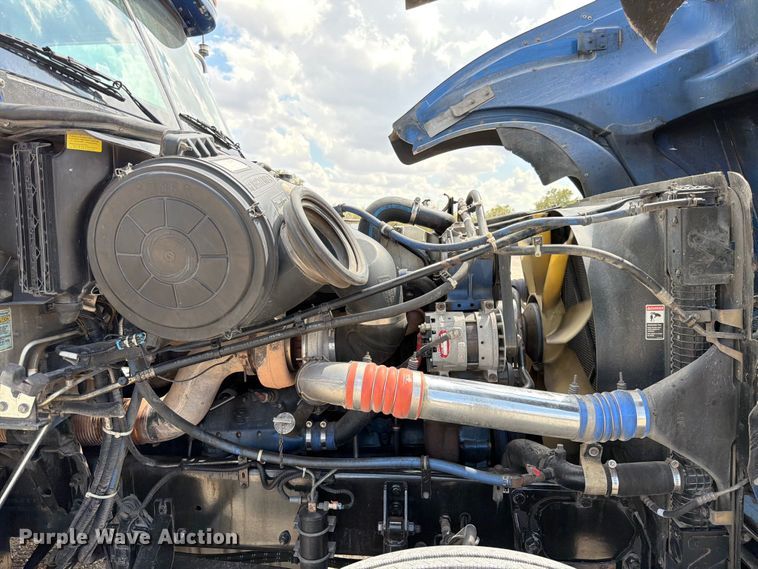 image for item ED5927 2014 Freightliner Coronado glider kit semi truck