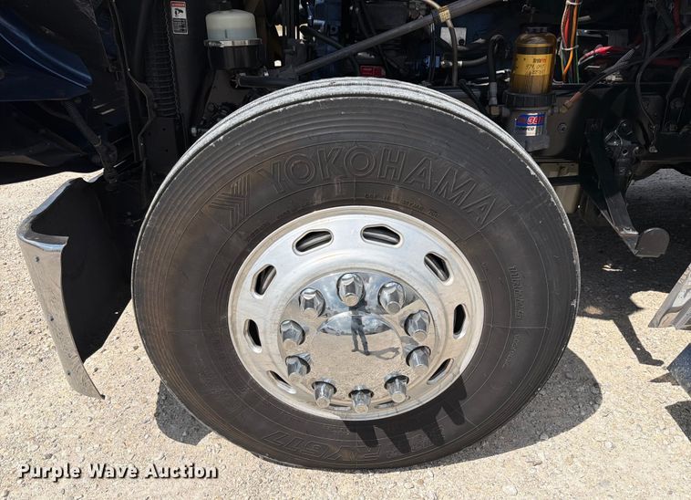 image for item ED5927 2014 Freightliner Coronado glider kit semi truck