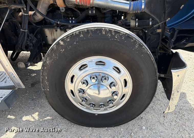 image for item ED5927 2014 Freightliner Coronado glider kit semi truck