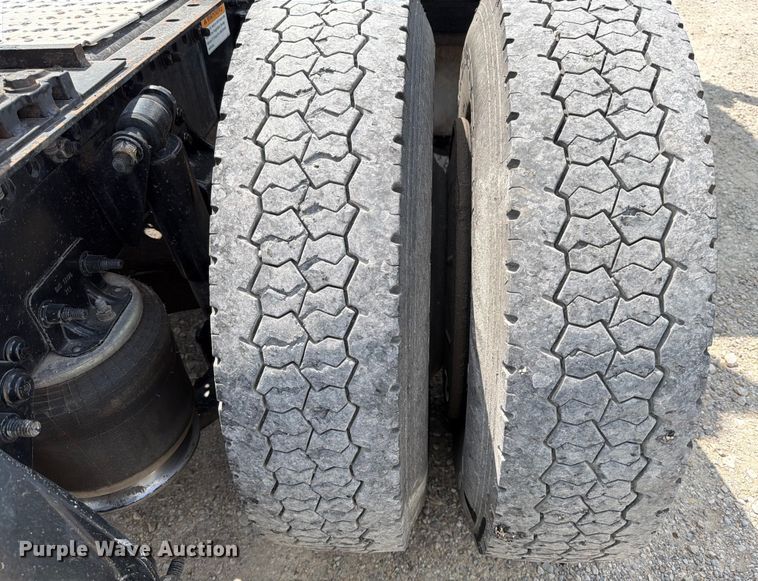 image for item ED5927 2014 Freightliner Coronado glider kit semi truck