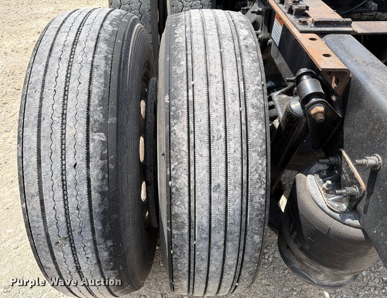 image for item ED5927 2014 Freightliner Coronado glider kit semi truck